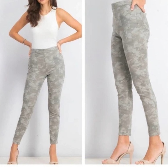 SPANX Pants - Spanx Jeanish Green Camo Pull On Legging Pants Size Small